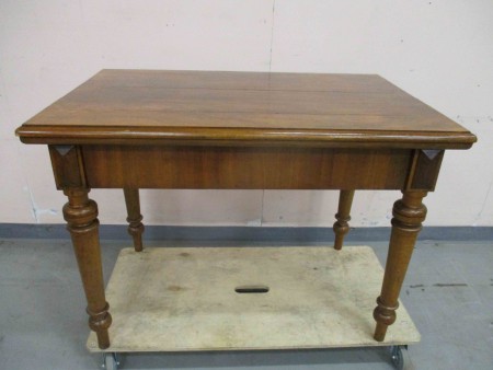 6721 - Jidelni stul 1890 rozkladaci orech  113 x 74 cm  V - 81 cm  -  PRODANO